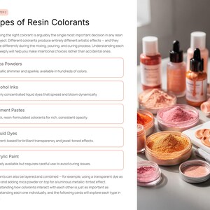 Puede incluir: Imagen que muestra varios colorantes de resina, incluyendo polvos de mica, tintas de alcohol, pastas pigmentadas, tintes l&iacute;quidos y pintura acr&iacute;lica. Los colorantes est&aacute;n en frascos y botellas, con una gama de colores que van desde el rosa y el naranja hasta el amarillo y el marr&oacute;n. El texto dice "Tipos de colorantes de resina".