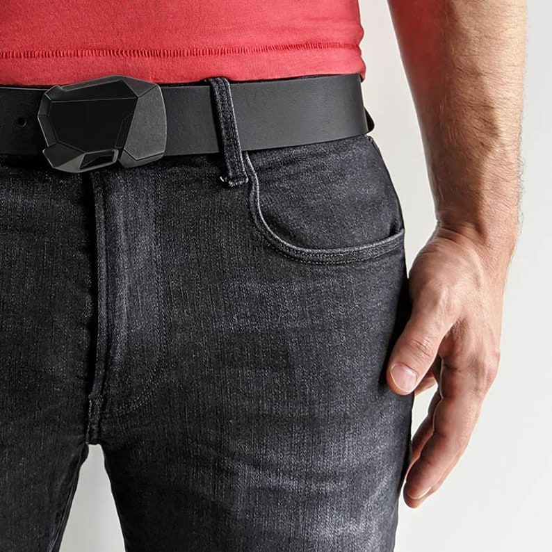 Black Leather EDC Belt Buckle Alt 
