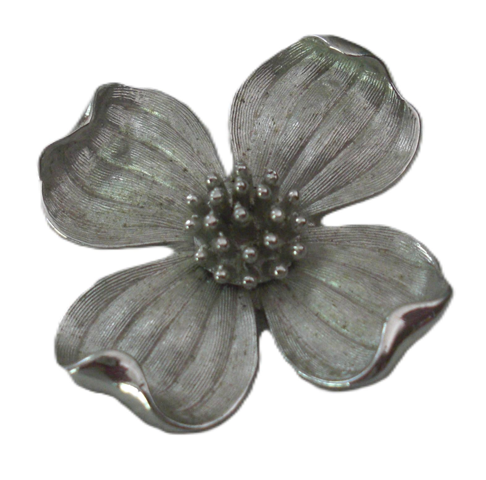 Vintage Trifari Crown 50s Dogwood Flower Botanic Plant Brushed Silver Brooch Pin Vintage CROWN TRIFARI 1950s Silver-tone Leaf Brooch Pin - Etsy main image 4