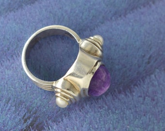 Vintage Sterling Silver Amethyst Pearl Ring chunky wide east west design grooved band 1990s natural purple amethyst 8+ carat gemstone sz 7.5