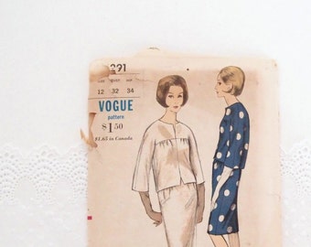 1960s Vogue 6291 Sewing Pattern 2 pc Dress Mod Space Age kimono sleeve Boxy Blouson Skirt Suit Dress original printed vintage sz 12/32