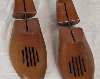 Pair Vintage Chernin Wooden Shoe Insert Stretchers 9.5 See Pics For Measurements