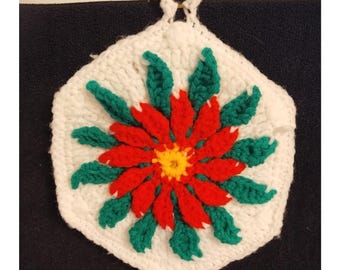 Vintage Hand Crochet Holiday Poinsettia Red White Green Potholder 8" Diameter