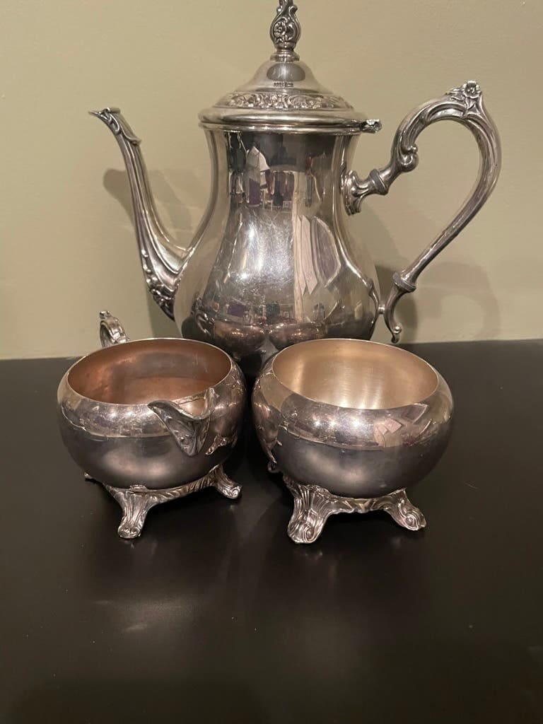 欧州購入ヴィンテージ＊WT Rogers Co.とEldonのレタートレイ Vtg WM Rogers Silverplate International Silver Victorian Rose