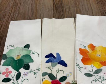 Set of 3 Vintage Floral Applique Kitchen Imperial Elegance Towels Cottage Cotton