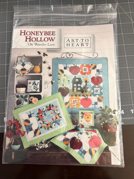 Nancy Halvorsen Honeybee Hollow Quilt Pattern | Applique Pillow Projects