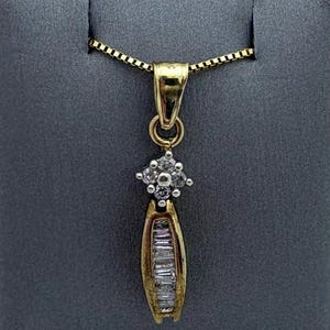 10k ladies yellow gold necklace with natural diamonds