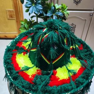 Sombrero de paja marroquí hecho a mano con patrones coloridos, sombrero bohemio para festivales, sombrero para el sol en la playa de verano, sombrero bereber tradicional único para mujeres y hombres.