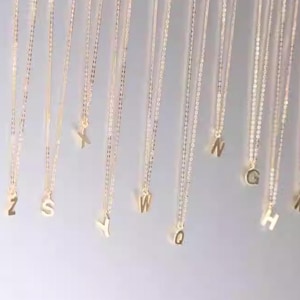 Colar com pingente de ouro genuíno 14k, alfabeto inicial minimalista com 24 letras, presente perfeito para aniversário ou casamento, madrinha de casamento 213
