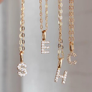 Pingente com inicial de zircônia em ouro genuíno 14k, alfabeto com 24 letras, para colar ou pulseira, mini pingente, presente de aniversário ou casamento para madrinhas 213