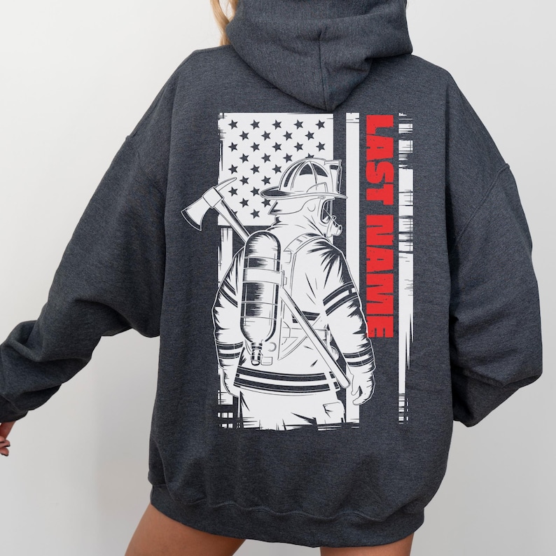 Aangepaste brandweerhoodie achternaam: zwaar brandweercadeau afbeelding 2