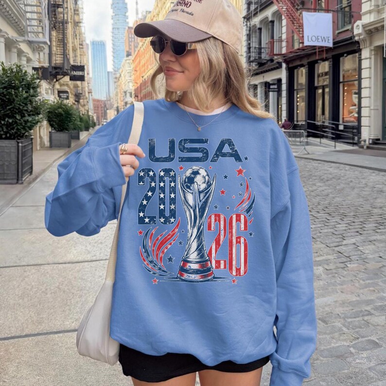 Retro USA 2026 fotbollsfantröja och hoodie, USA fotbollsvärld vintage-skjorta, amerikansk fotbollströja, fotbollsfanpresent, amerikansk fotbollspresent bild 2