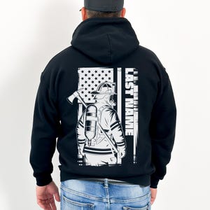 Aangepaste brandweerhoodie achternaam: zwaar brandweercadeau afbeelding 15