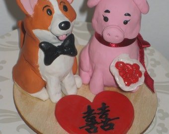 Customize LoVe Animal Cake toppers with a heart on a base