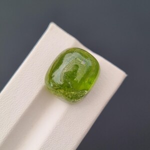 Peridot 19.79 Ct Cabochon – Natural Green Loose Gemstone from Pakistan