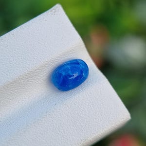 Hauyne 0,86 kt blauwe ovale cabochon – onbehandelde ondoorzichtige edelsteen