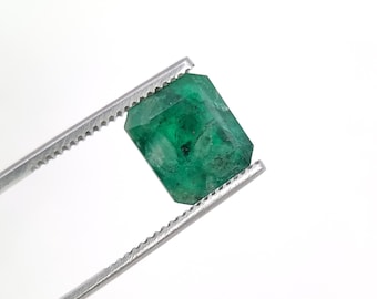 Natürlicher Pakistan Smaragd Cut Smaragd Edelstein 3,76 Ct unbehandelter grüner Kristall