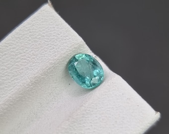 Smaragd 0.65 ct Oval - Leicht bläulich-grüner, natürlicher unbehandelter sambischer Edelstein