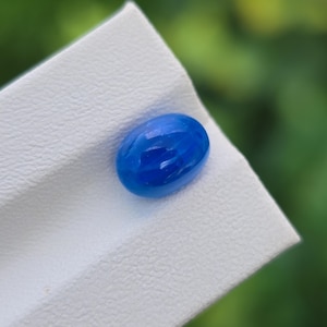 Hauyne 1,68 kt ovale cabochon – blauwe, ondoorzichtige, onbehandelde edelsteen