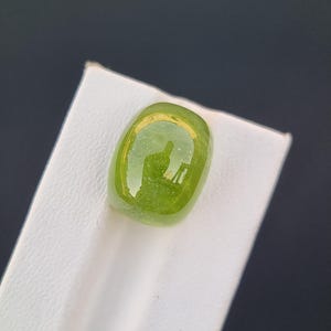 Naturlig grön peridot cabochon 15,85 ct | Obehandlad pakistansk peridot | Lös ädelsten