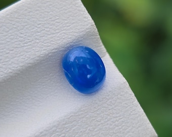 Hauyne 0.90 ct Oval Cabochon - Blau, natürlicher unbehandelter Edelstein
