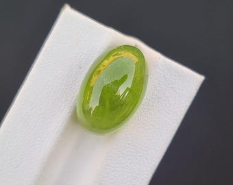 Natürlicher Grüner Peridot Oval Cabochon 11,34 Ct | Pakistan Herkunft | Unbehandelter loser Edelstein