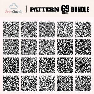 Puede incluir: Una colección digital titulada HenClouds Pattern 69 Designs Bundle que presenta veinte mosaicos cuadrados dispuestos en una cuadrícula. Cada mosaico muestra un intrincado patrón de hojas y enredaderas en blanco y negro.
