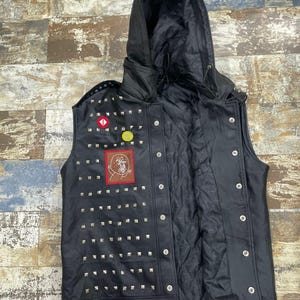 Watch Dogs Inspired Leather Vest – Punk Rock Studded Biker Jacket – Hacker Style Cut-Off with Spikes & Skull Patch – Cyberpunk Cosplay Vest