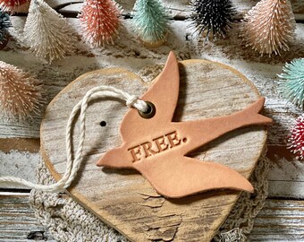 leather ornament bird FREE (natural unpainted)