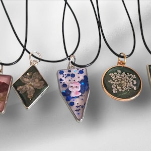 Pressed Flower Resin Pendant | Handmade Botanical Necklace | Real Flower Jewelry Gifts for Her | Nature Inspired  Unique Style Resin Jewelry