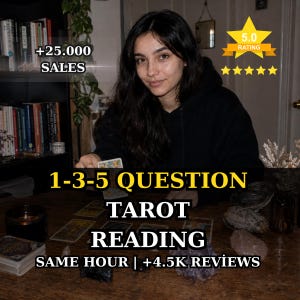 May include: A person in a black hoodie sits at a wooden table with tarot cards, crystals, and sage. Text overlays include +25.000 SALES, 5.0 RATING, 1-3-5 QUESTION TAROT READING, and SAME HOUR | +4.5K REVIEWS, set against a background of bookshelves.