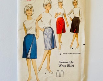 Butterick 3841 - 1960's Reversible Wrap Skirt Pattern - Waist 24 inches - Slim Skirt Pattern - Buton & Loop Closing - Two Sided Wrap Skirt