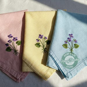 Custom Violet Flower Hand Embroidered Handkerchiefs Personalized Linen Floral Embroidered Hankie For Bridesmaid Handmade Wedding Gifts