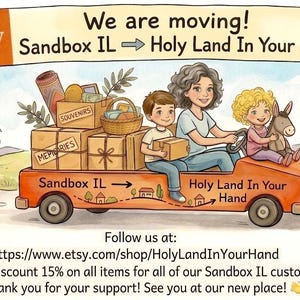 Pode incluir: Ilustração colorida de uma família a mudar-se num veículo laranja, transportando caixas com as palavras "Souvenirs" e "Memories". O texto diz "We are moving!" e "Holy Land In Your Hand". O logótipo Etsy está no canto superior esquerdo.