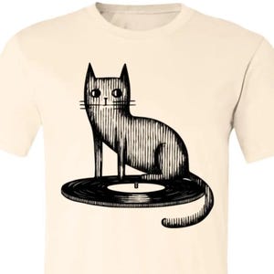 Cat on Vinyl Record T-Shirt Retro Linocut Style Tee Trendy Music Lover Gift Short Sleeve Record Collectors Short-Sleeve T-Shirt