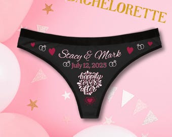 Aangepaste string vrijgezellenfeest huwelijkscadeau voor de bruid - gepersonaliseerde naam van bruid, bruidegom en trouwdatum op ondergoed