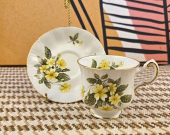 Title Vintage Paragon "Flower Festival" Teacup – Cheerful Yellow Blooms & Gold Trim