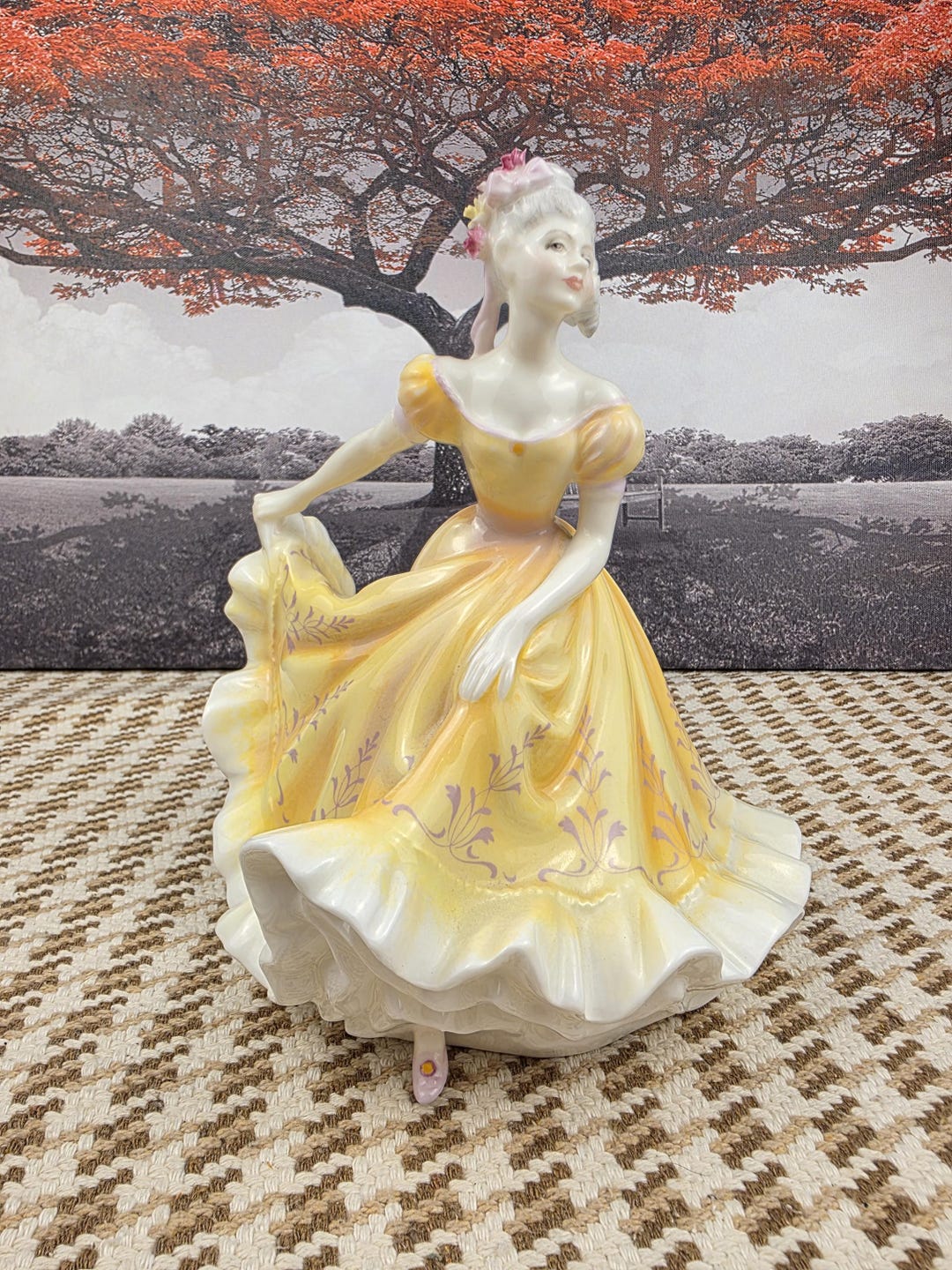   ロイヤルドルトンNinette Rare Royal Doulton 