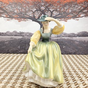 Rare Royal Doulton &quot;Buttercup&quot; Figure – Vintage 1963 English Bone China Collectible