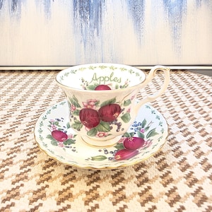 Royal Albert &quot;Apples&quot; Bone China Teetasse und Untertassen-Set - Sammlerstück der Fruit Serie