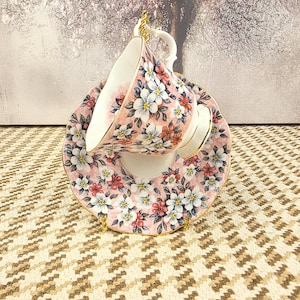 Vintage Royal Albert Pink Surprise Teetasse mit Untertasse: Englisches Bone China