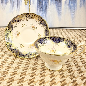 Vintage Hammerlsley Fine Bone China Teacup & Saucer Set – Classic Blue and Gold Trim – Made in England