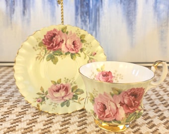 Vintage Royal Albert Rose Teetasse und Untertasse: Pistaziengrünes Bone China