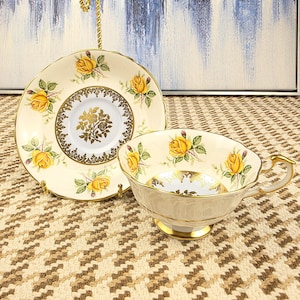 Elegant Paragon Vintage Bone China Teacup and Saucer Set - Made in England