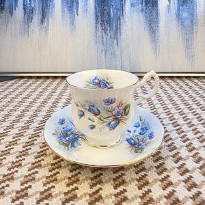 Paragon Fine Bone China Teacup and Saucer – Bluebell Floral Vintage English Porcelain