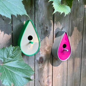 Colorful Raindrop birdhouses liven up your yard and garden beautifully! Stylish and clean, your feathery neighbors will love them for years.