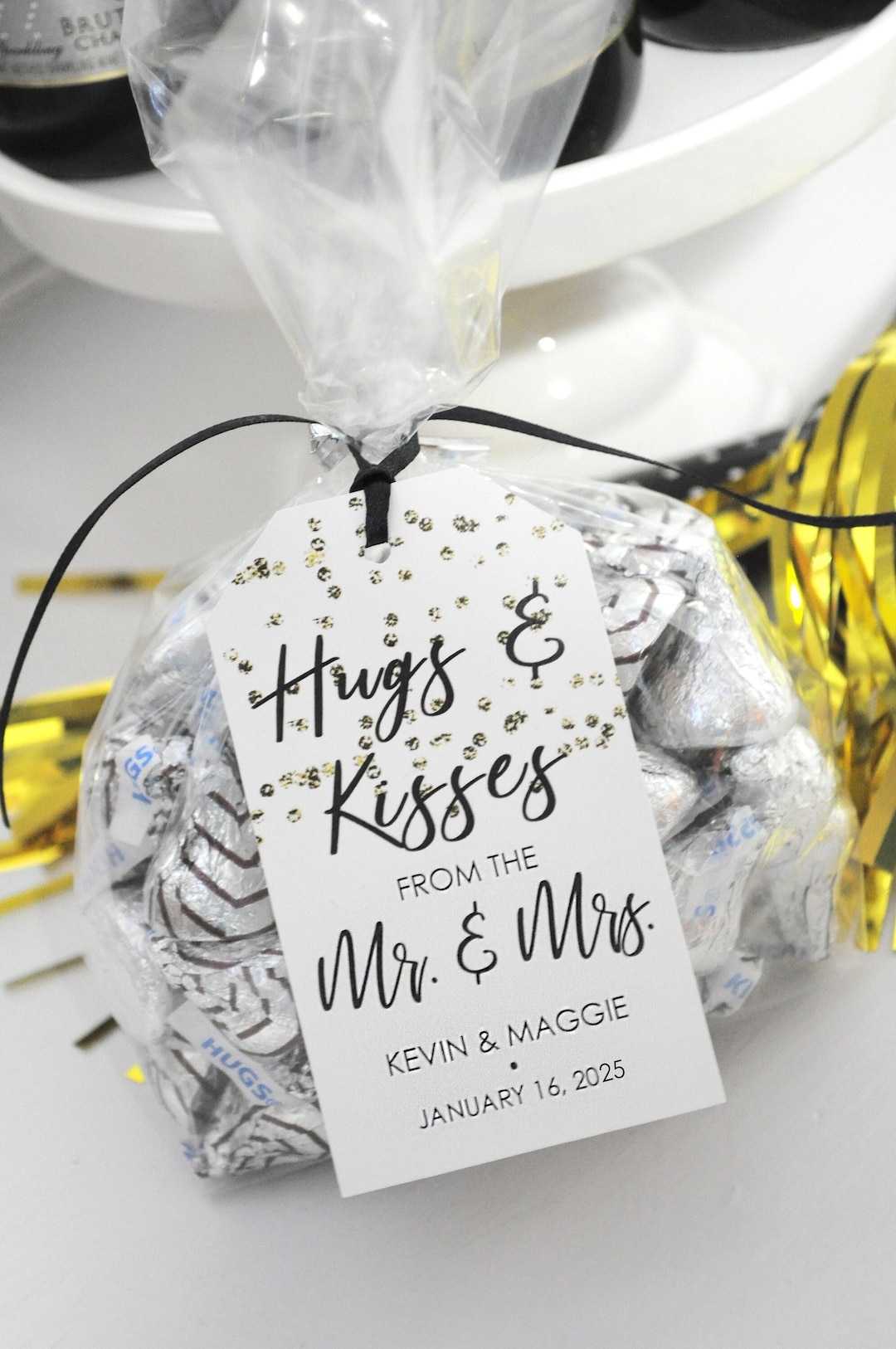 Wedding Favor Tags Hugs and Kisses From the Mr. & Mrs. Personalized Wedding  Thank You Tags Gift for Wedding Guests Treat Tags - Etsy
