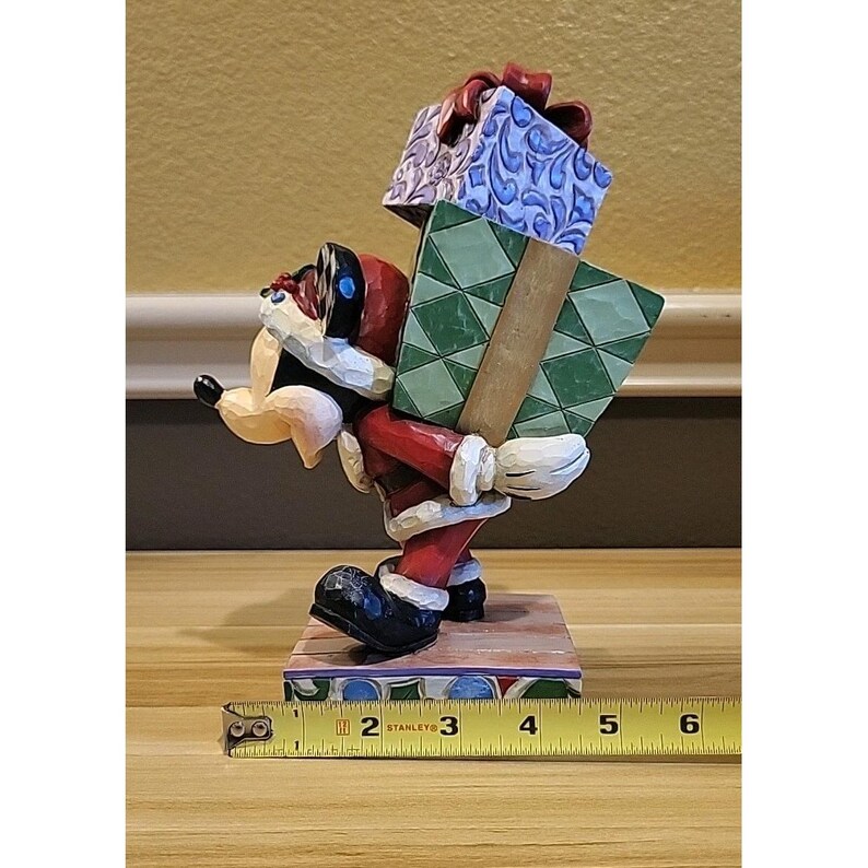 Walt Disney Showcase Jim Shore Enesco Mickey Mouse Here Comes Old St Mick Figure image 13