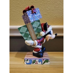 Walt Disney Showcase Jim Shore Enesco Mickey Mouse Here Comes Old St Mick Figure image 5