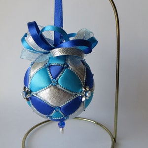 Christmas Ornament Tutorial Pattern Instructions DIY No Sew Trinity image 7